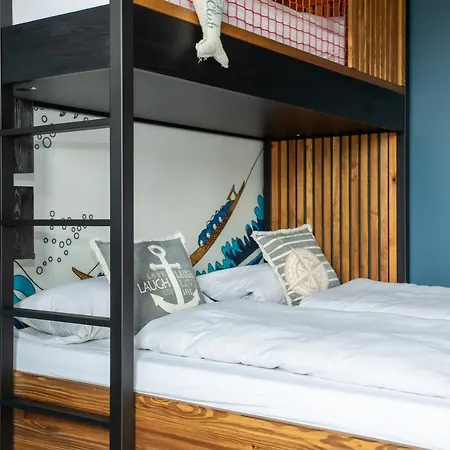 Surf Rescue Club Hotel *